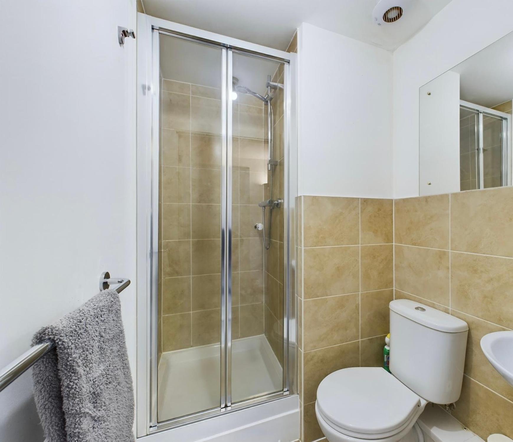 Modern 2 Bed City Apartment With Private Parking Swansea Exterior foto