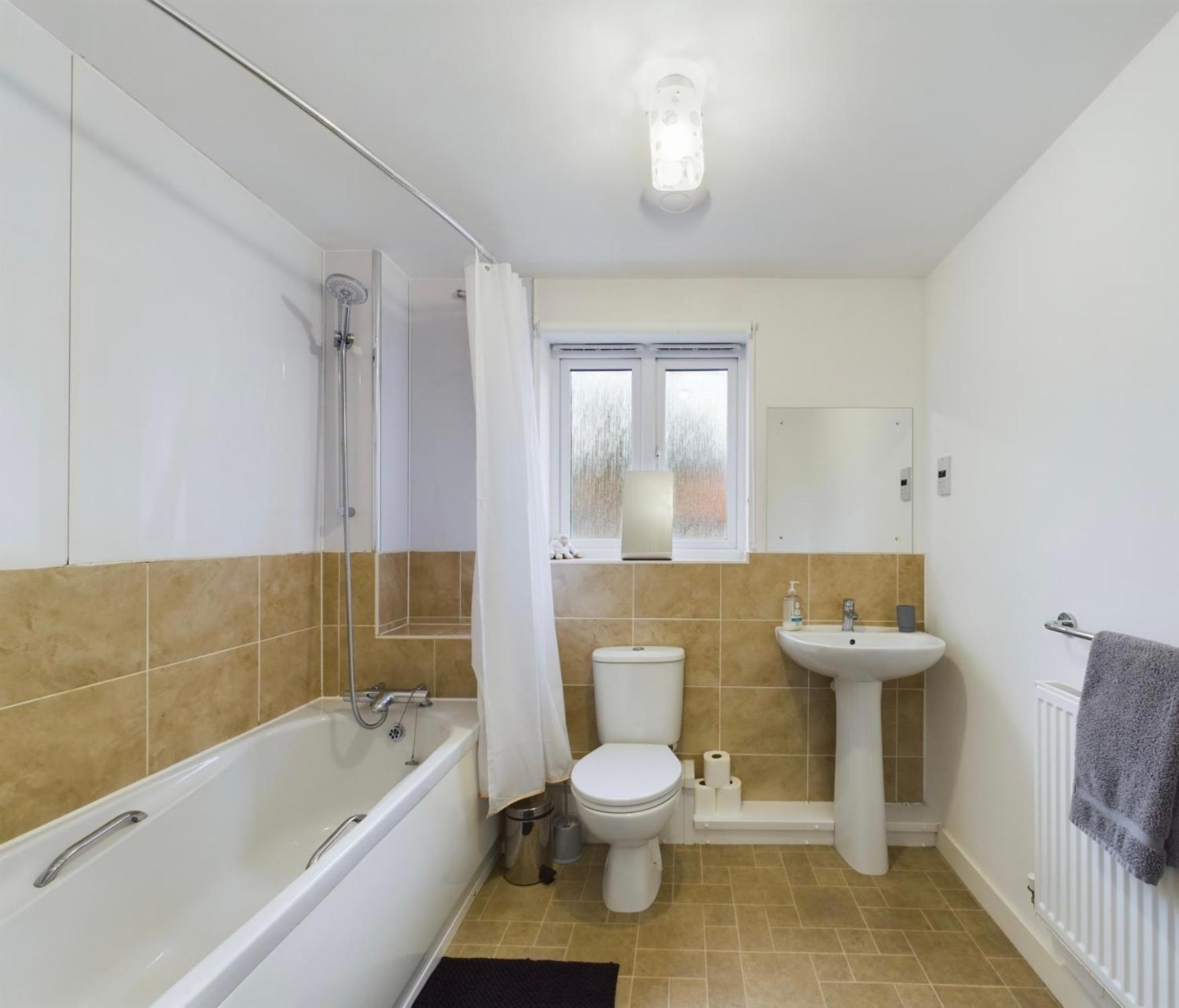 Modern 2 Bed City Apartment With Private Parking Swansea Exterior foto